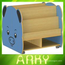 Mobilier en bois de maternelle Dessin animé d&#39;enfants Bibliothèque mobile, cochon Dessin animé
